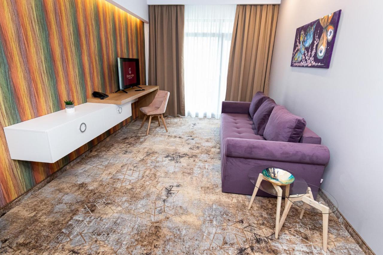 GRAND VIEW Hotel&Suites Copou Iasi Extérieur photo